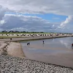 Vakantiehuis Dyke Space 50 M To The Sea