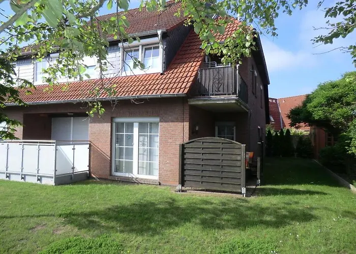 Dyke Space 50 M To The Sea